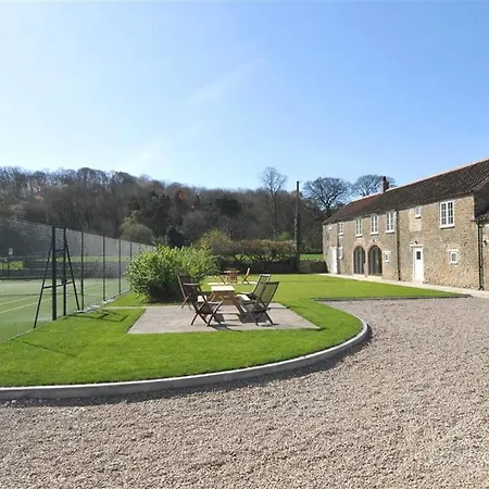 Quaint Holiday At Gilling East With Heating